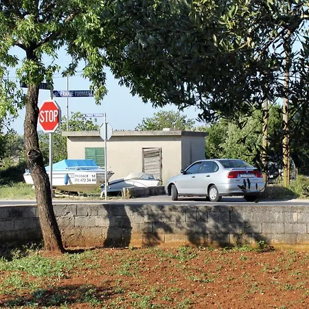 House With A Parking Space Sukosan, Zadar - 6218 بيت للعطل *