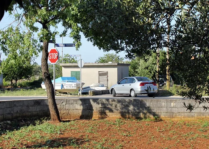 House With A Parking Space Sukosan, Zadar - 6218 بيت للعطل *